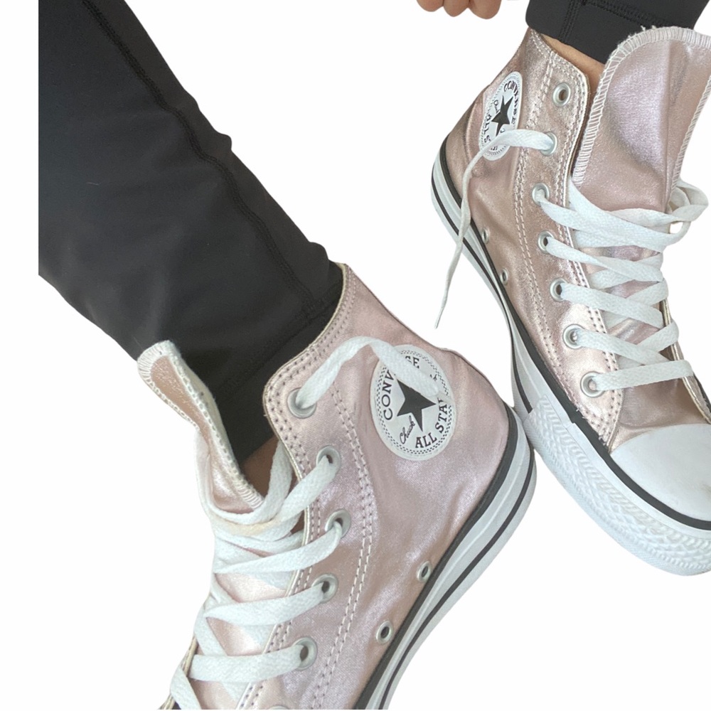 CONVERSE: Chuck Taylor All Star Hightops
